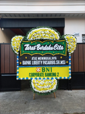 Papan Bunga Duka di Sekip Jaya