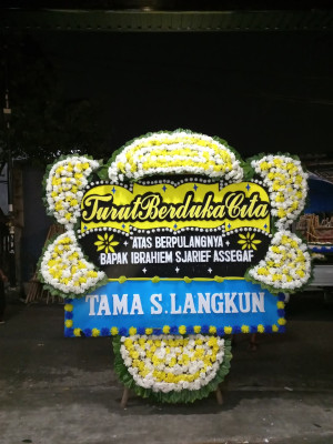 Papan Bunga Duka di Sekip Jaya